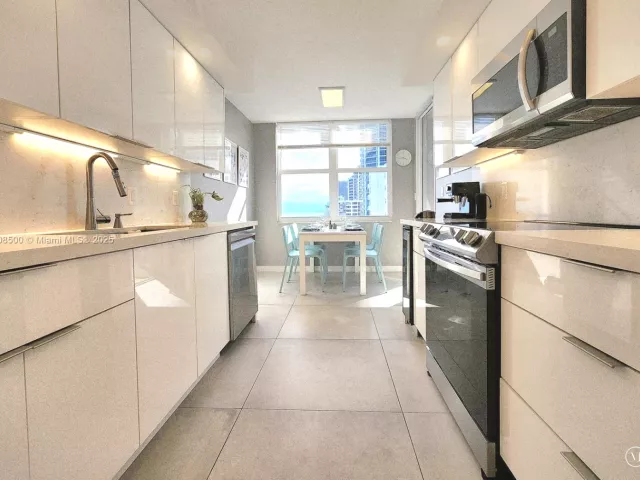 Квартира в аренду номер1406S - фото 6744053