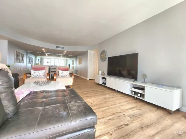 Квартира в аренду номер1406S - фото 6744062