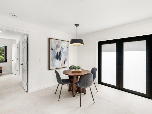 Продажа дома по адресу 608 SE 2nd Avenue - фото 6764761