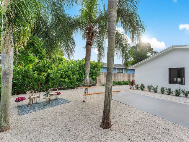 Продажа дома по адресу 608 SE 2nd Avenue - фото 6764768