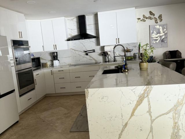 Дом в аренду по адресу 6000 Adriatic Way - фото 6914668