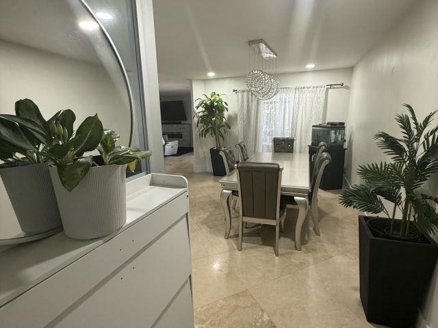 Дом в аренду по адресу 6000 Adriatic Way - фото 6914670