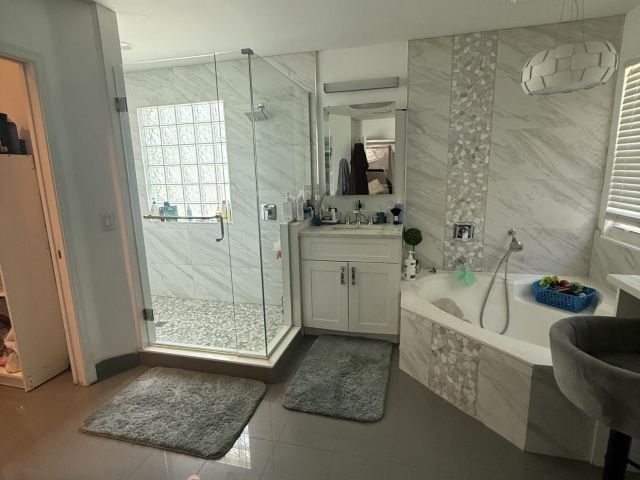 Дом в аренду по адресу 6000 Adriatic Way - фото 6914671