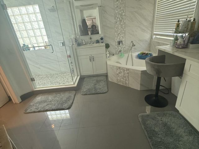 Дом в аренду по адресу 6000 Adriatic Way - фото 6914672