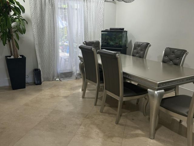 Дом в аренду по адресу 6000 Adriatic Way - фото 6914674