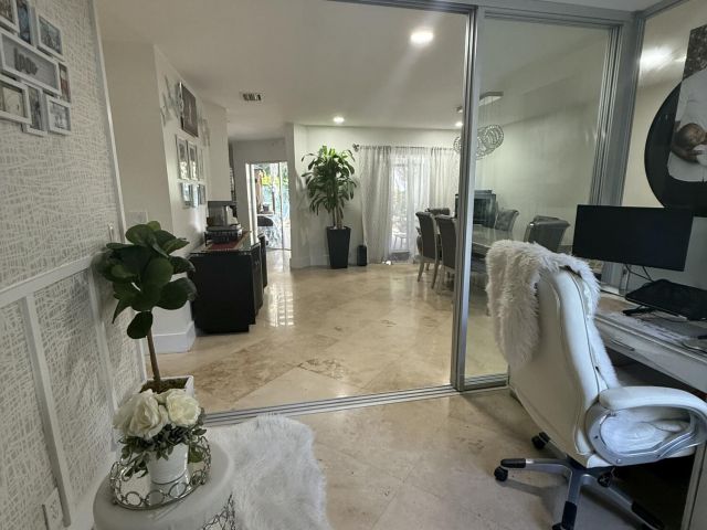 Дом в аренду по адресу 6000 Adriatic Way - фото 6914675