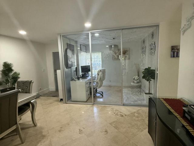 Дом в аренду по адресу 6000 Adriatic Way - фото 6914676