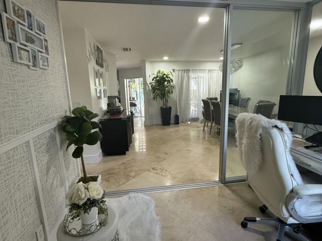 Дом в аренду по адресу 6000 Adriatic Way - фото 6914680