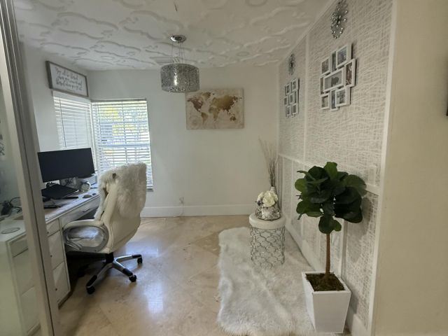 Дом в аренду по адресу 6000 Adriatic Way - фото 6914681