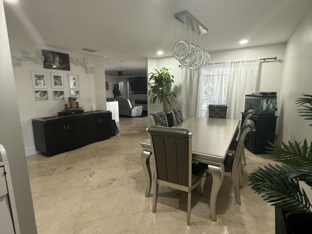 Дом в аренду по адресу 6000 Adriatic Way - фото 6914686