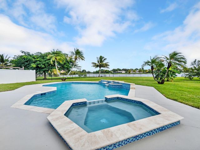 Продажа дома по адресу 20411 NW 4th Street - фото 6809485