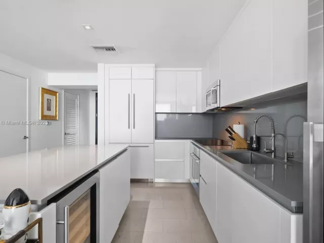 Продажа квартиры #2505 - фото 6745224