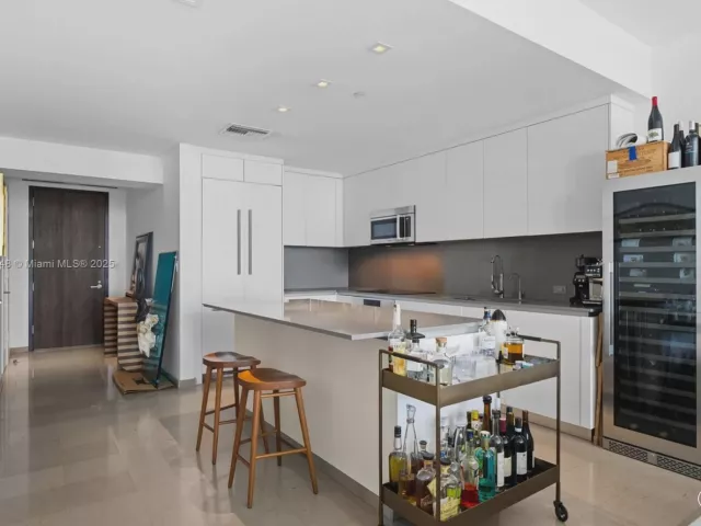 Продажа квартиры #2505 - фото 6745225