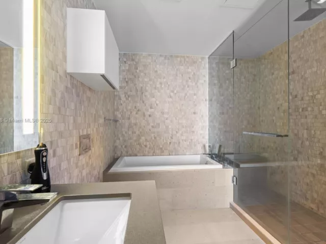 Продажа квартиры #2505 - фото 6745215