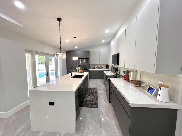 Продажа дома по адресу 772 NW 41st Terrace - фото 6750898