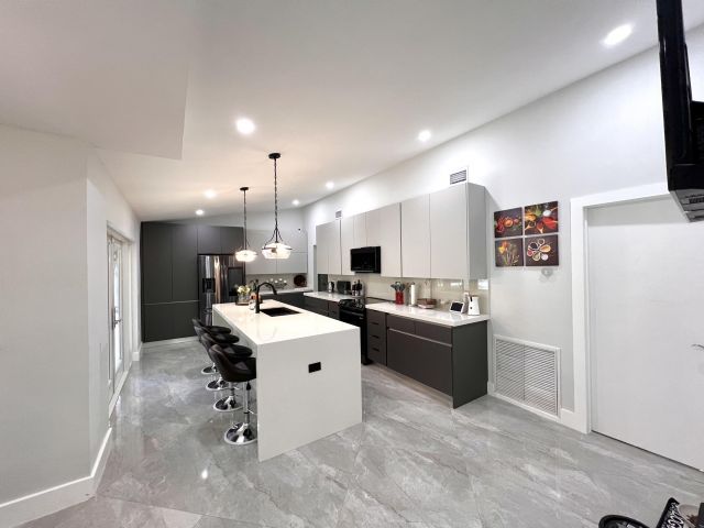 Продажа дома по адресу 772 NW 41st Terrace - фото 6750902