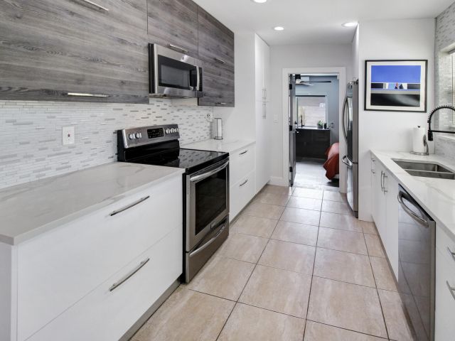 Продажа дома по адресу 2016 NE 22nd Street - фото 6772611