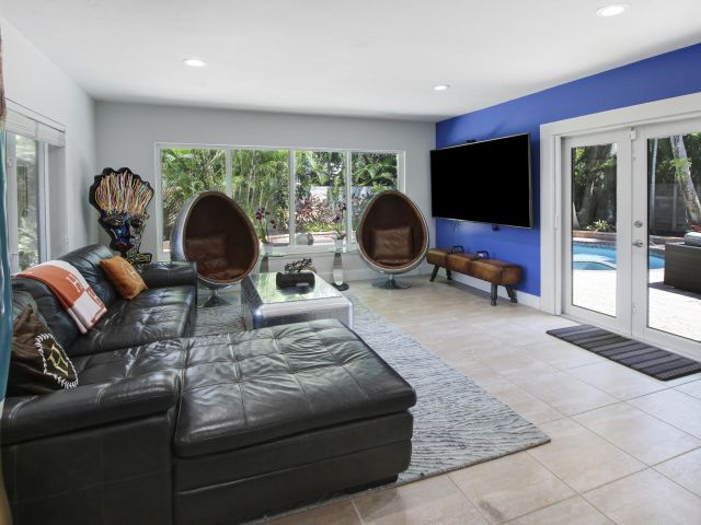 Продажа дома по адресу 2016 NE 22nd Street - фото 6772614