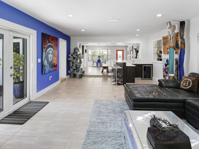 Продажа дома по адресу 2016 NE 22nd Street - фото 6772615