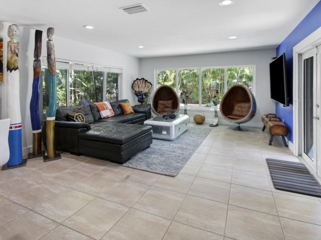 Продажа дома по адресу 2016 NE 22nd Street - фото 6772616