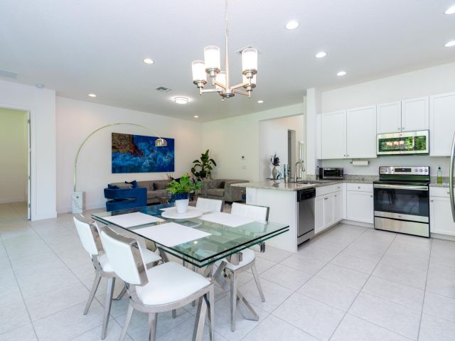 Дом в аренду по адресу 15210 Seaglass Terrace Lane - фото 6771064