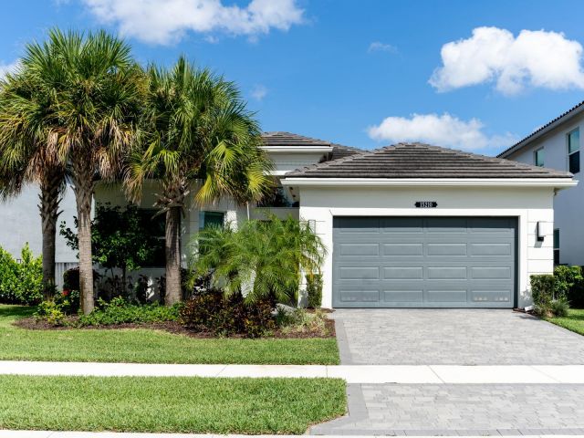 Дом в аренду по адресу 15210 Seaglass Terrace Lane - фото 6771072