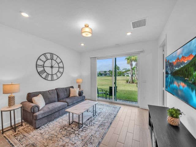 Дом в аренду по адресу 14517 Three Ponds Trail - фото 6765019