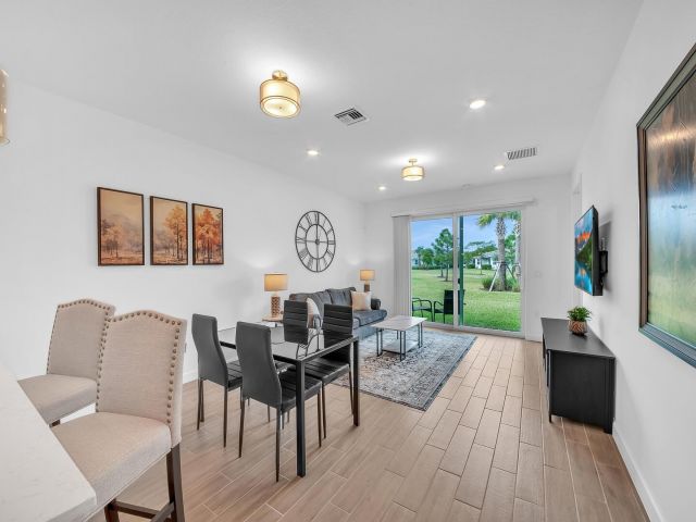 Дом в аренду по адресу 14517 Three Ponds Trail - фото 6765023