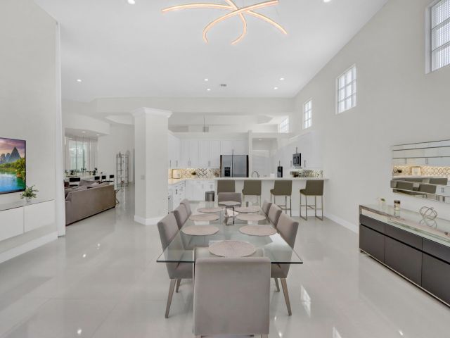 Дом в аренду по адресу 6564 Somerset Circle - фото 6748546