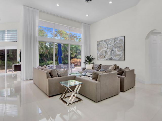 Дом в аренду по адресу 6564 Somerset Circle - фото 6748551