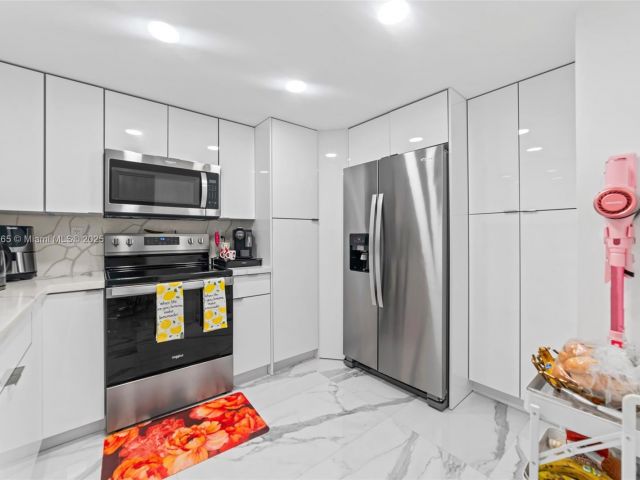 Продажа квартиры #716 - фото 6745896