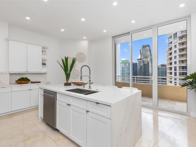 Продажа квартиры #3901 - фото 6753726