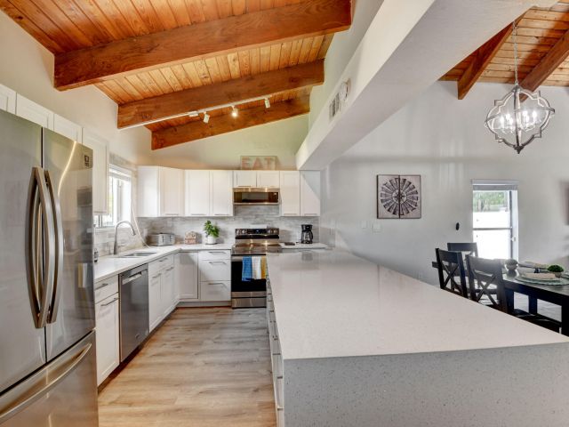 Продажа дома по адресу 2482 Sundy Avenue - фото 6770333