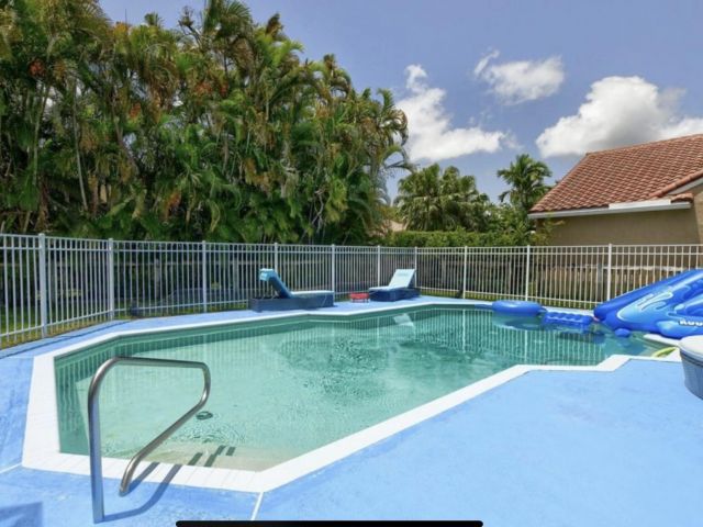 Продажа дома по адресу 9460 Lake Serena Drive - фото 6748511