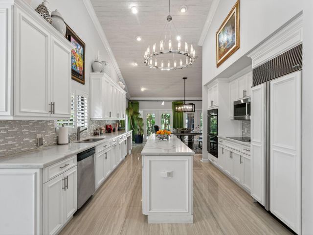 Продажа дома по адресу 7205 Mandarin Drive - фото 6861004