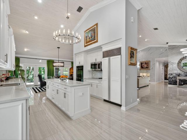 Продажа дома по адресу 7205 Mandarin Drive - фото 6861005