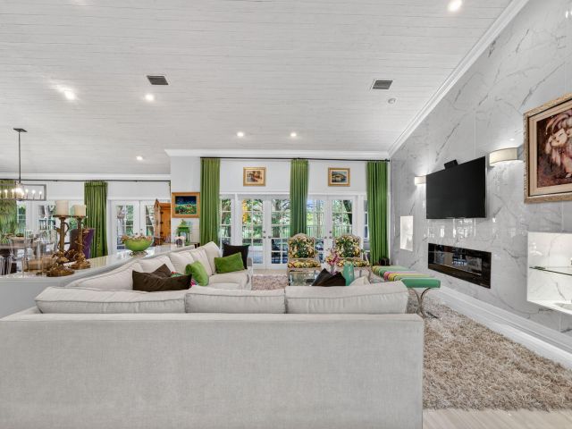 Продажа дома по адресу 7205 Mandarin Drive - фото 6861013