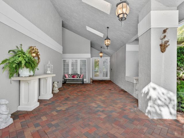 Продажа дома по адресу 7205 Mandarin Drive - фото 6861019