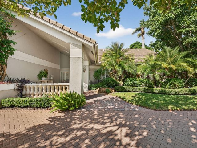 Продажа дома по адресу 7205 Mandarin Drive - фото 6861020