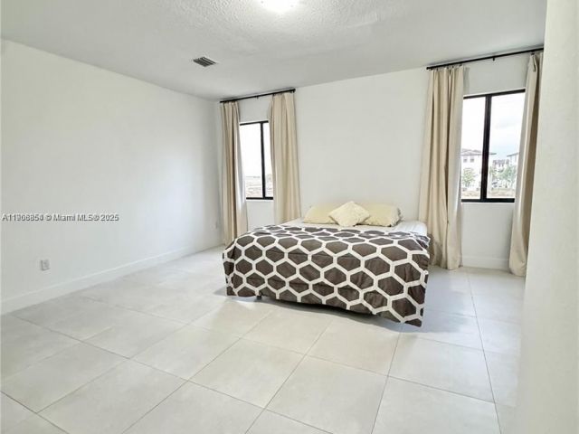 Продажа дома по адресу 13627 SW 157th Ct - фото 7443872