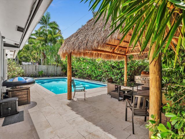 Дом в аренду по адресу 1786 NE 21st Street - фото 6747503