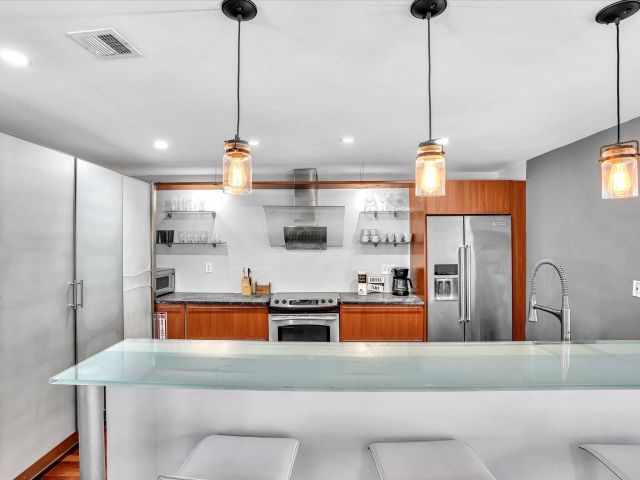 Дом в аренду по адресу 1786 NE 21st Street - фото 6747505