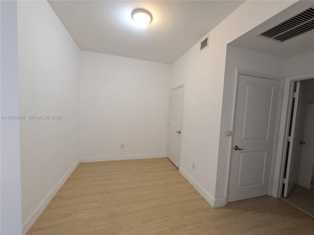 Продажа квартиры #1110 - фото 7501125