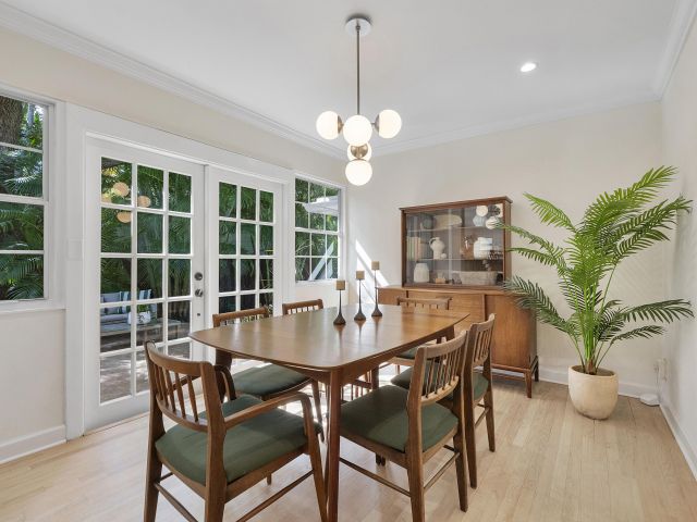 Продажа дома по адресу 111 NE 17th Avenue - фото 6765782