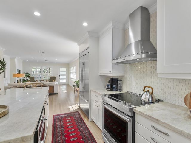 Продажа дома по адресу 111 NE 17th Avenue - фото 6765784