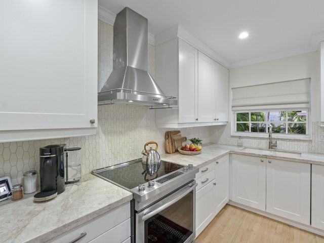 Продажа дома по адресу 111 NE 17th Avenue - фото 6765788