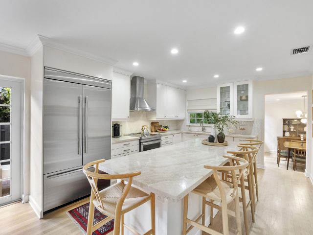 Продажа дома по адресу 111 NE 17th Avenue - фото 6765790