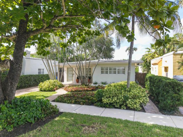 Продажа дома по адресу 111 NE 17th Avenue - фото 6765799