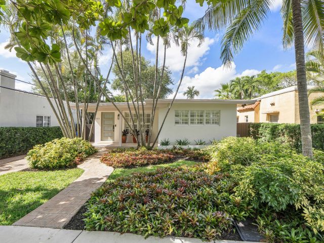 Продажа дома по адресу 111 NE 17th Avenue - фото 6765800