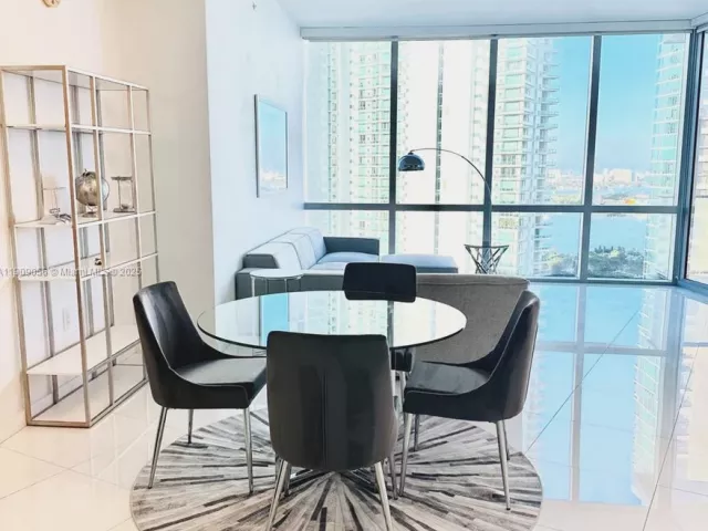 Продажа квартиры #2303 - фото 6746377